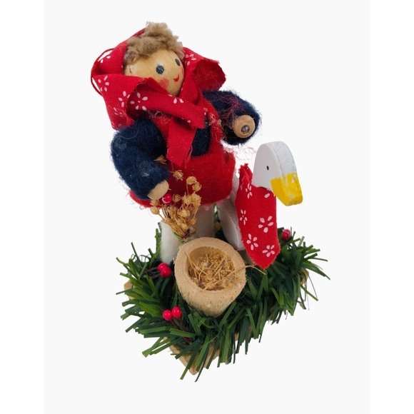 Vintage Wood Ornaments Set of 6 Fabric Yarn Painted Christmas Tree Holiday Decor - Picture 9 of 10